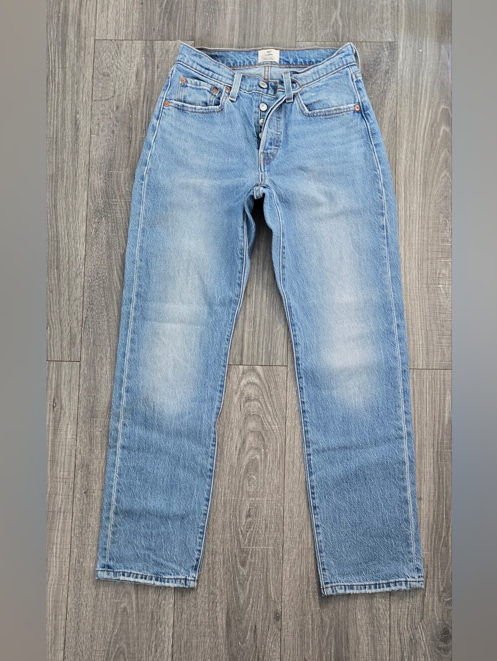 Levi’s 501 Curve Women’s Jeans W27 L30 Light Wash High Rise Straight Leg Button.